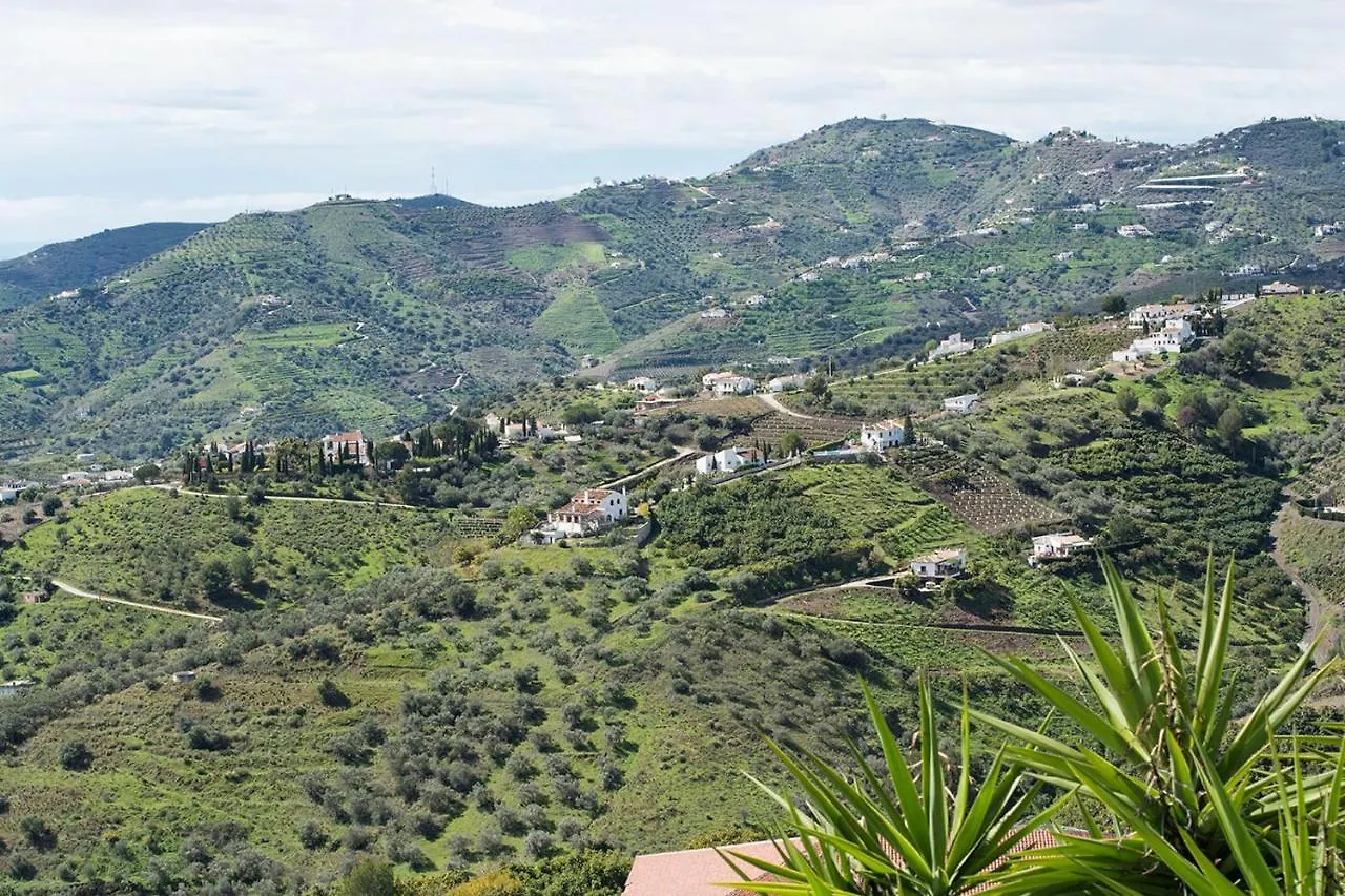 Casa Fernando, Frigiliana Traditional Townhouse With Amazing Views Hansonholiday Rentals